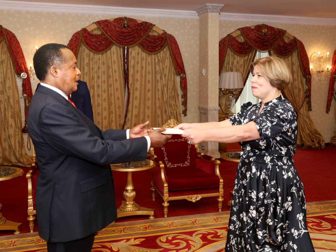 Le président de la république reçoit les lettres de créance des nouveaux ambassadeurs de France et de Chine au Congo
