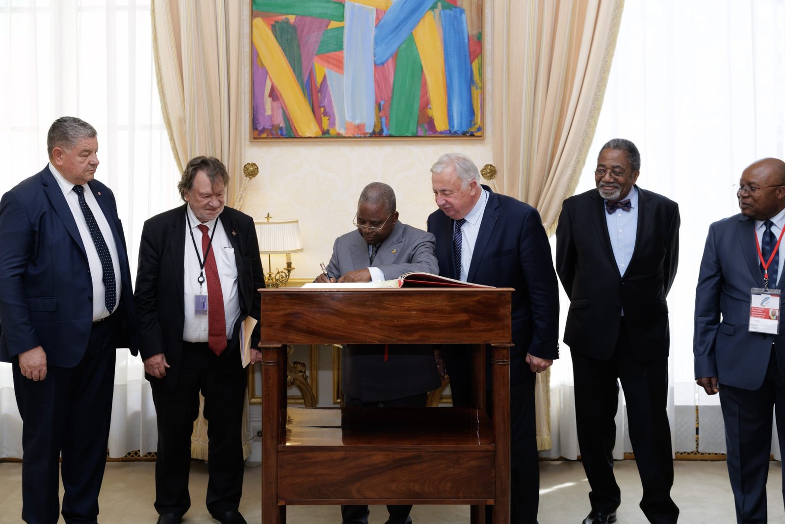 Rencontre entre le président du Sénat congolais Pierre Ngolo et son homologue français Gérard Larcher au Palais du Luxembourg